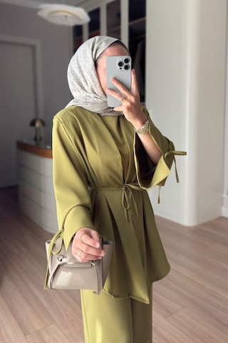 Ka Hijab Kol Detaylı Dökümlü Üçlü Takım - Yeşil
