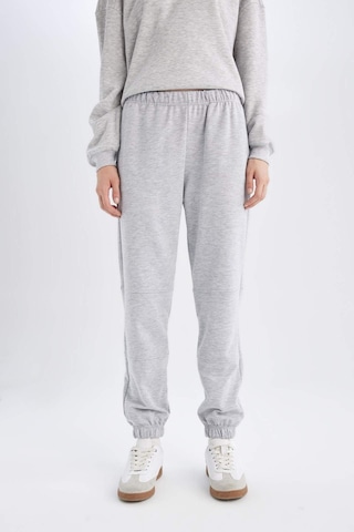 Defacto Beli Paçası Lastikli Cepli Uzun Boy Basic Düz Jogger Eşofman Altı D6646AX24WNGR256 Gri