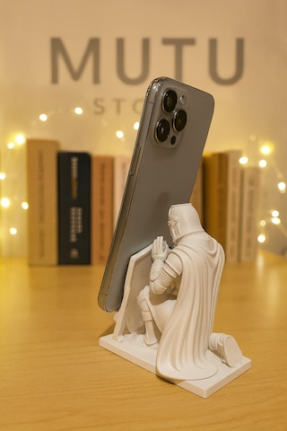 Ortaçağ Şovalyesi Telefon Tutucu Standı Beyaz