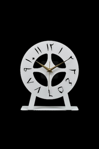 Arabic Model Metal Lazer Kesim Akar Sessiz Mekanizmalı Masa Saati Beyaz