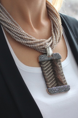 Niki Aksesuar Kristal Taş Orjinal Tay Tüyü Uçlu Markazit Taş İşlemeli Kolye Sarı