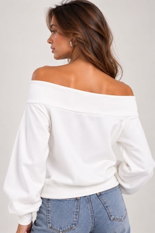Sortie Collection Madonna Yaka Çiçek Nakışlı 3 İplik Sweatshirt Ekru