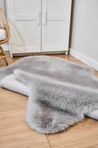 Apex Reiki Gri Peluş Post Şekilli Halı Gri