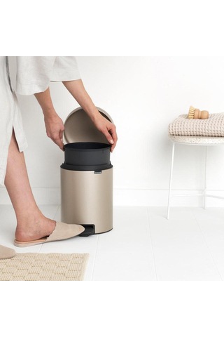 Brabantia Çöp Kutusu 5 Litre Newicon Pedallı Şampanya Rengi 30442
