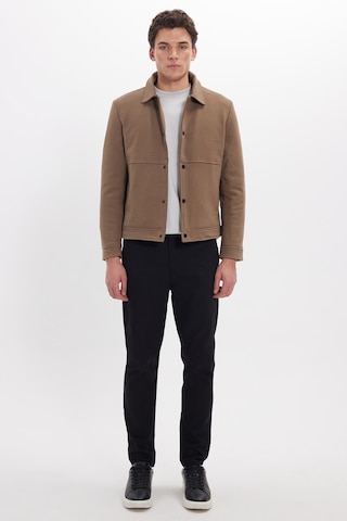 Tudors Erkek Slim Fit Dar Kesim Çift Cepli Çıtçıt Kapamalı Kahverengi Mont-46274