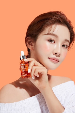 Jumıso All Day Vitamin Brightening & Balancing Facial Serum Gün Boyu Vitamin Aydınlatıcı Ve Dengeleyici Yüz Bakım Serumu 50ml