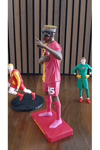 Osimhen 32cm Standlı Figür