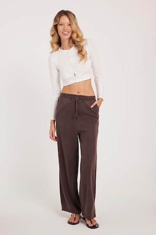 Tudors Kadın Regular Fit Klasik Kesim Pamuklu Geniş Paça Kahverengi Pantolon-39523 Kahverengi