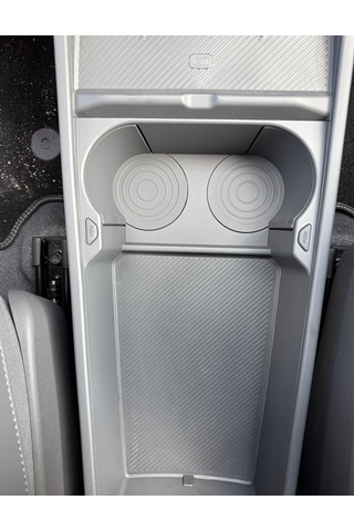 Kia Ev3 Süet Kaplı Orta Konsol Düzenleyici