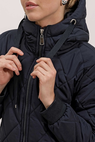 Gabria Kapşonlu Kadın Mont Lacivert