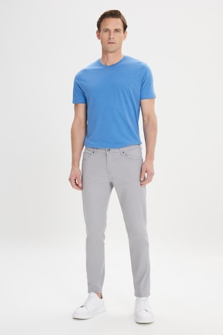 AC&Co / Altınyıldız Classics 360 Derece Her Yöne Esneyen Slim Fit Dar Kesim Diyagonal Desenli Erkek Pantolon Gri