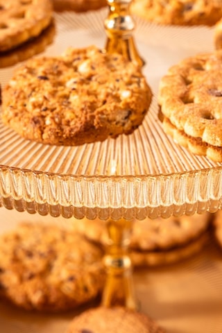 Mest Lüsterli 2 Katlı Cam Pasta Tabağı 21 Cm Lüsterli