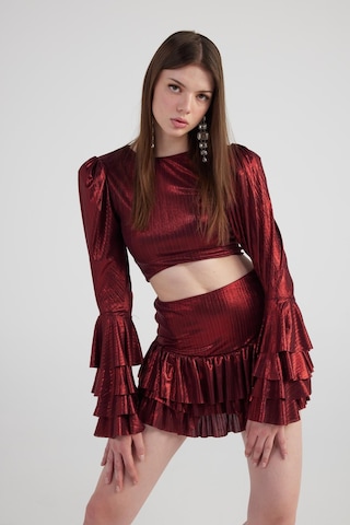 Holly Lolly Parlak Kumaşlı Fırfırlı Etek Bluz Yensia Takım Bordo