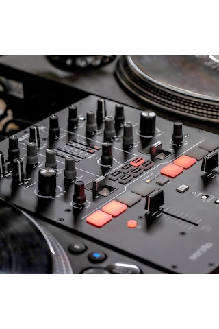 Numark Scratch Dj Mikseri