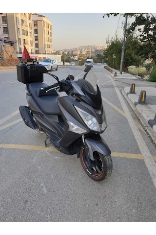 Motocam Sym Joymax 250 İ Ön Cam 2015-2016 Model 65cm Şeffaf Renkli 4mm Aparatsız
