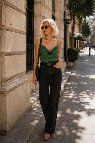 Efortless Chic Saten Degaje Yaka Askılı Bluz Yeşil