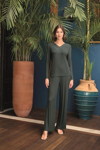 Aria's Closet Arias Closet Uzun Kollu Önü Düğmeli V Yaka Pijama Takımı Yeşil