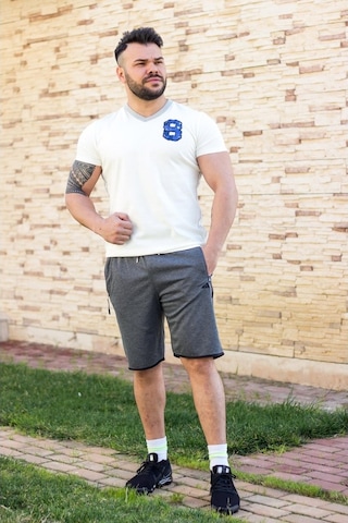 Erkek Gri Petek Kumaş Cepli Gizli Fermuarlı Ipli Bermuda Şort