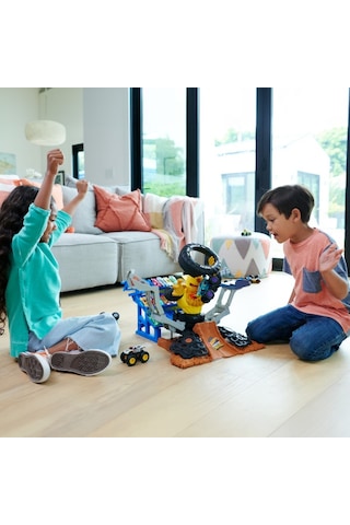 Hot Wheels Monster Trucks Arena'da Şampiyonluk Mücadelesi Oyun Seti