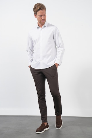 İmza Beyaz-lila Sert Yaka Uzun Kol Cepsiz Slim Fit Pamuklu Gömlek 1004260210 Beyaz - Lila