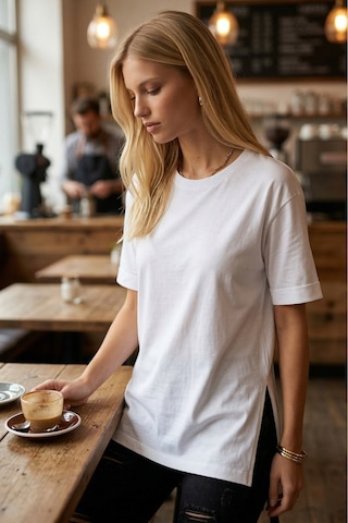 Armonika Kadın Beyaz Yuvarlak Yaka Duble Kol Yanları Yırtmaçlı Pamuklu T-shirt Arm-26y137001