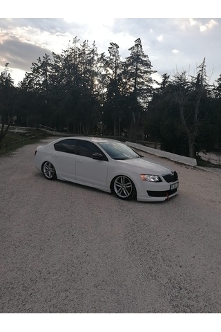 Skoda (Plastik) Octavia Yan Marşpiyel