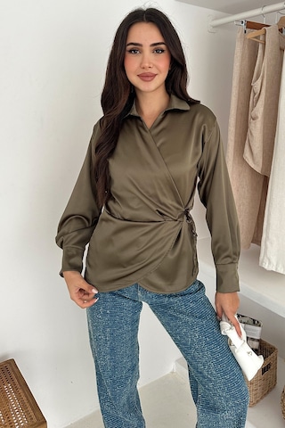 Noa & Noa Kadın Saten Yan Bağlamalı Kruvaze Gömlek Akışkan & Şehirli Stil Haki