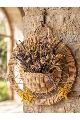 Rattan El Örgüsü Yıldızlı Duvar Sepeti Ve Çiçeklik - Duvar Süsü Ürün Çap: 40 Cm Sepet Haznesi Derinlik:11 Cm / Genişlik::17 Cm
