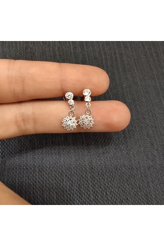 925 Ayar Gümüş Kadın Minimalist Tasarım Zirkon Taşlı Sallanır Küpe Gümüş