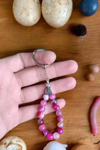 Beyaz Pembe Akik Taşı Anahtarlık Doğal Tesbih Model Doğal Taş Çelik Malzeme Hakiki Gerçek Doğal Taş