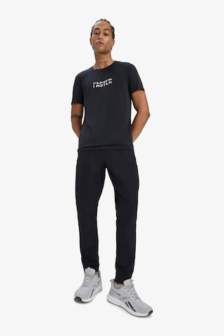 Defacto Esnek Kumaş Sporcu Jogger Eşofman Altı Slim Fit Dar Kesim Dokuma Üç Cepli Fermuarlı Paça B2780AX24SM Siyah