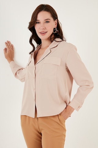 Lela V Yaka Çift Cepli Regular Fit Dokuma Bayan Gömlek 611Go00016 Taş
