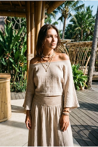 Fashion Cocktail Antik Roma Cepli Elastik Bel Örgü Detaylı Yırtmaçsız Etek Kayık Yaka Geniş Kol Salaş Kısa Crop Bluz Doğal Naturel Müslin Bohem Tatil Sahil Yazlık İkili Takım Kadın Set Vizon