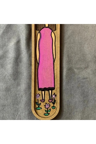 Uretti - Pınar 2572 - El Yapımı Pembe Elbiseli Şirin Kız Ahşap Tütsü Kayığı - 5 X 25 Cm