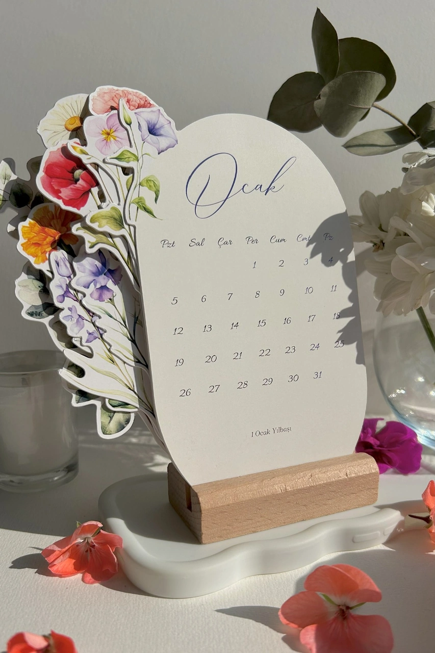 2026 Çiçekli Masa Takvimi 12 Ay Özel Tasarım Ahşap Standlı Dekoratif Takvim 2026 Floral Tasarım