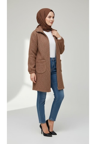 Ece Giyim Kadın Orta Yaş Ve Üzeri Önü Fermuarlı Üstten Cepli Yakalı Kalın Keçe Kap Kahverengi