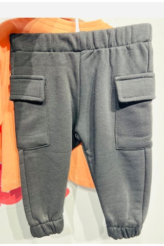 Erkek Bebek 2li Takım Ön Cep Detaylı Sweatshirt Beli Lastikli Eşofman Altı Siyah - Turuncu