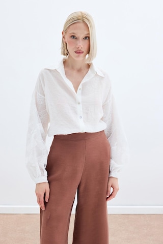 Sateen Nakış Detaylı Kraşlı Gömlek - Ekru-136256 Ekru