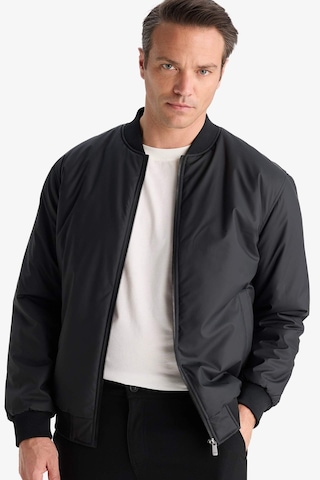 Defacto Slim Fit Dar Kesim Kolej Yaka Fermuarlı Su Geçirmez Bomber Mont A3105ax25aubk27 Siyah