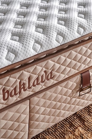 Baklava Yatak 90x190 Cm Tek Kişilik Ultra Ortopedik Çok Sert Pedli Lüks Yatak 30 Cm Krem Kumaş