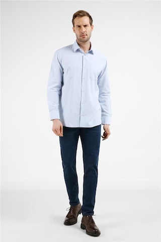 İmza Mavi - Beyaz Çizgili Desen Sert Yaka Uzun Kol Cepli Comfort Fit Pamuklu Gömlek 1004255277 Mavi - Beyaz