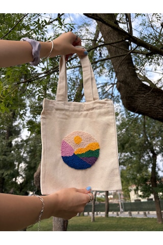Bolergıashop Monura Tasarım Canvas Omuz Çantası Bej - Beyaz - Pembe Punch İşleme Bolergıashop Monura Tasarım Canvas Omuz Çantası Bej - Beyaz - Pembe Punch İşleme