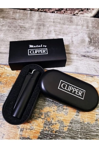 Clipper Matt Black Gaz Doldurulabilir Metal Çakmak Ve Özel Logolu Metal Kutulu Set Siyah