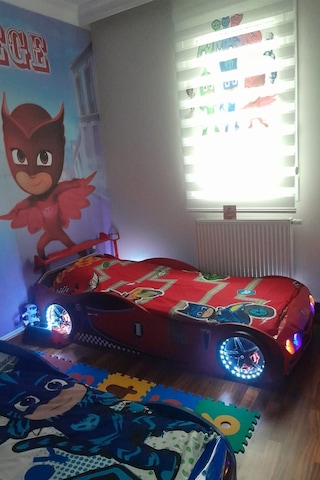 Gt2 - Bmw - Arabalı Yatak - Tekerlekleri Ledli.