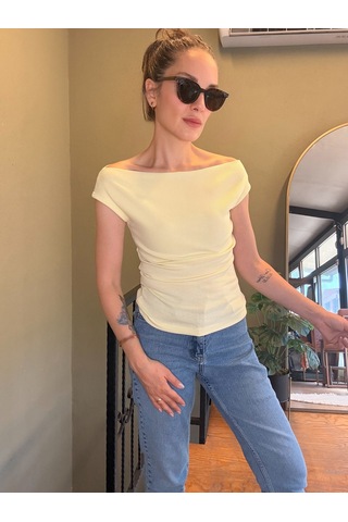 Ali Butik Sarı Geniş Yaka Tişört