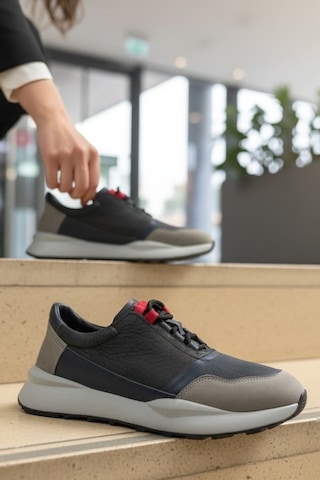 Enoch Erkek Sneaker - Karma Materyal Dokulu Esnek Tabanlı Şehir Ayakkabısı Ve Dinamik Tasarım Bağcıklı Yürüyüş Ayakkabısı Lacivert