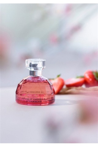 The Body Shop Japanese Cherry Blossom Strawberry Kiss Edt 50 Ml Çiçeksi - Meyve
