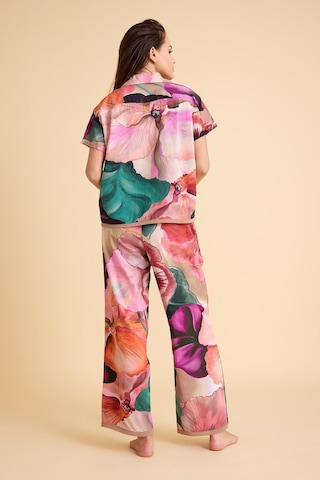 Paradise Sklamen Önden Düğmeli, Kısa Kollu Viskon İpeksi Pijama Takım Desenli