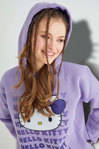 Hello Kitty Lisanslı Baskılı Kapüşonlu Oversize Sweatshirt Çok Renkli