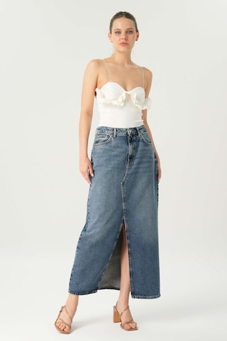 Orta Mavi Yüksek Bel Patı Fermuarlı Yırtmaçlı Maxi Jean Etek C 4532-048 Mavi